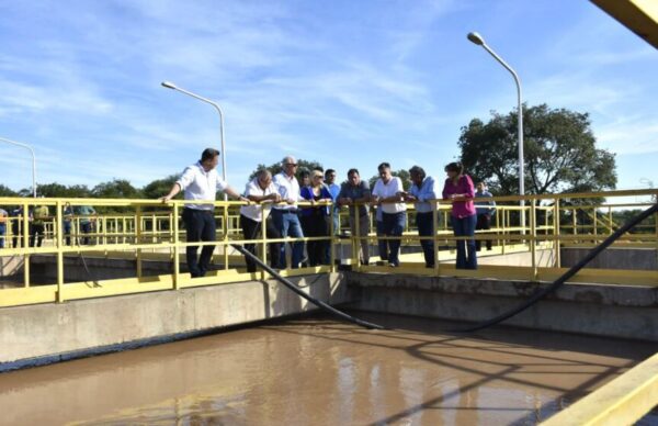 Presidencia Roca: Zdero supervisó los trabajos de mantenimiento del acueducto 3