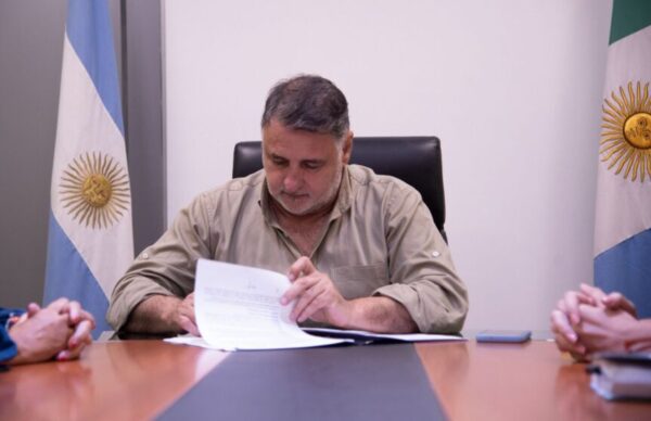 Gobierno firmó un convenio con la Facultad de Humanidades de la UNNE para pasantías estudiantiles 2